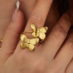 Anillo Mariposas Regulable Dorado – Waterproof en Acero Inoxidable
