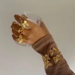 Anillo Mariposas Regulable Dorado – Waterproof en Acero Inoxidable - Imagen 2